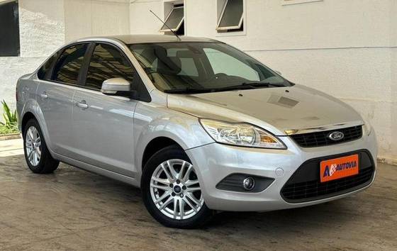 FORD FOCUS 1.6 GL 16V FLEX 4P MANUAL